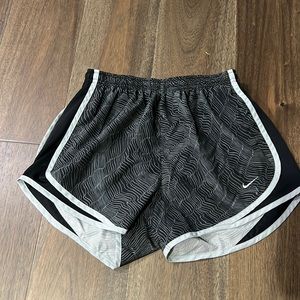 Gray Patterned Nike Tempo Running Short size S